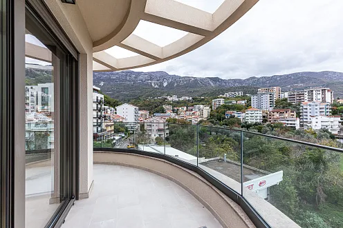 Geräumige Zwei-Zimmer-Wohnung in Meeresnähe